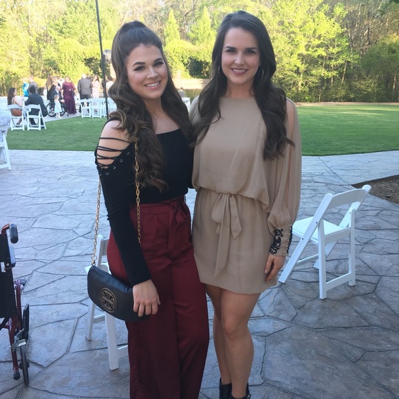 Meet your Posher, Lindsay - Picture 3 of 4